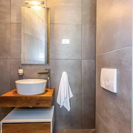 Four-bedroom In * Veprinac