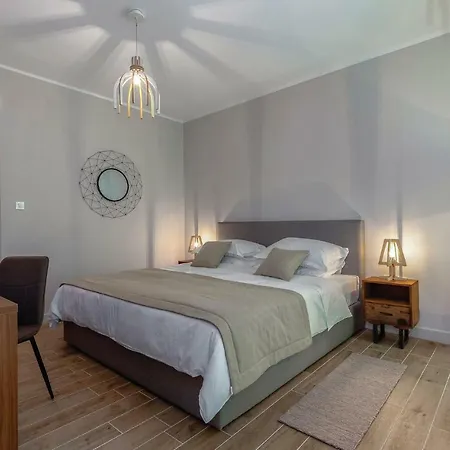 Four-bedroom In Casa vacanze *