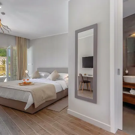 Four-bedroom In Veprinac